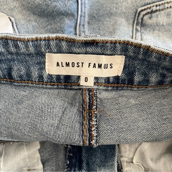 Almost Famous Mom Short - Picture 6 of 7